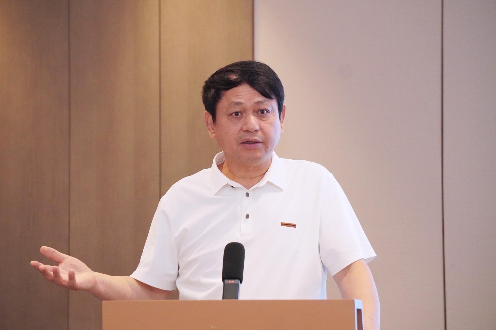 5不銹鋼行業(yè)資深專家何汝迎0.jpg
